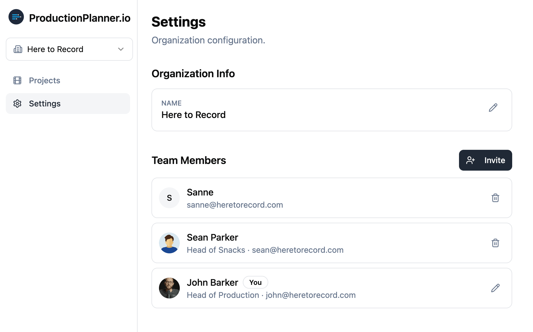 Organization settings page showing organization info and team members list with invite button